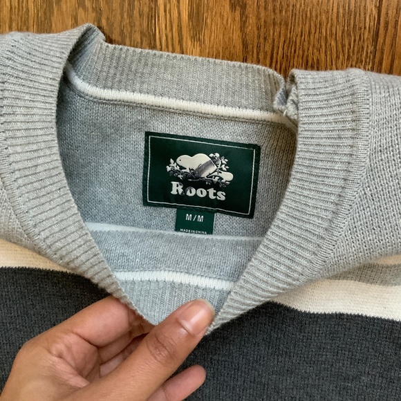 ROOTS Men's Sweater Grey Cotton with Stripes.  Size M. - Picture 2 of 7